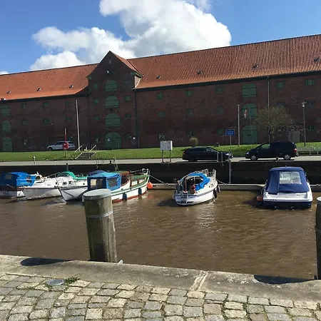 Hafenblick Toenning